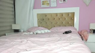 almacastillo2 - [Chaturbate] Sweet Model Naked Gets Lucky