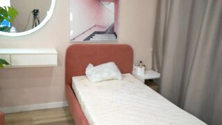 lottie_shine - [Chaturbate] Young Slut Teases Webcam Recording