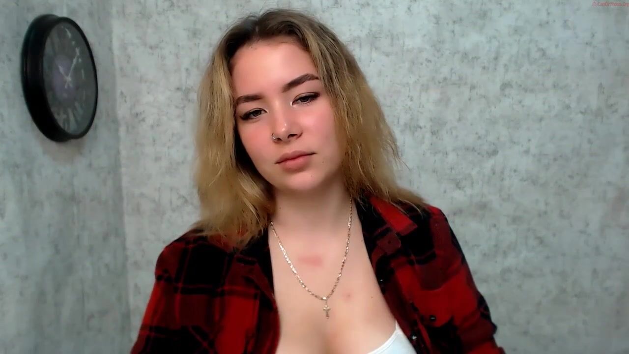 Amateur webcam boobs