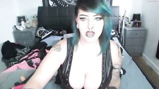 sexmetalbarbie996  21-10-2022 17-02