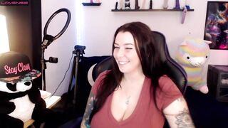 bigtittedtattedlesbian  19-10-2022 23-15