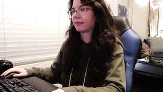 cleo_cam  05-11-2022 06-44