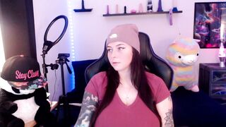 bigtittedtattedlesbian  29-11-2022 20-34