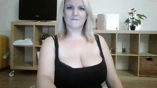 danahotmilf  01-12-2022 21-50