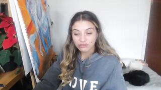 mariecam  02-12-2022 19-33