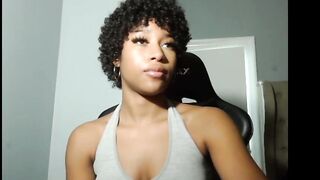 gyalxoxo  09-12-2022 04-52