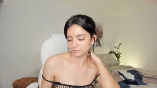 lindalovecam - [Chaturbate] Does Everything Gorgeous summing
