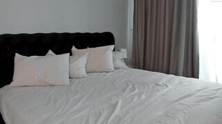 moniqueeass - [Chaturbate] Shaved Crazy licking