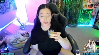 nikki_haze  Myfreecams  25-12-2022 22-00