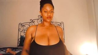 TheIconicGirl  Myfreecams  28-12-2022 18-31