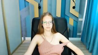 Kristina_Adel  Myfreecams  29-12-2022 21-35
