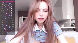 small_blondee - [Chaturbate] Fingering Cam show Gets Lucky