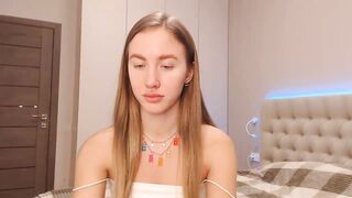 TeenEllie_  Myfreecams  26-12-2022 06-19
