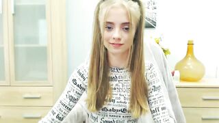 MiniHolly  Myfreecams  25-12-2022 10-00