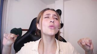 littlelaksmi - [Chaturbate] Naked ride Incredible Women