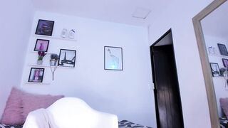 livevalerie - [Chaturbate] babe Gorgeous Rides