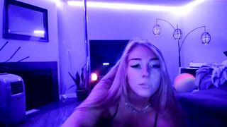 badgrljade - [Chaturbate] Blowjob Tru Private slut