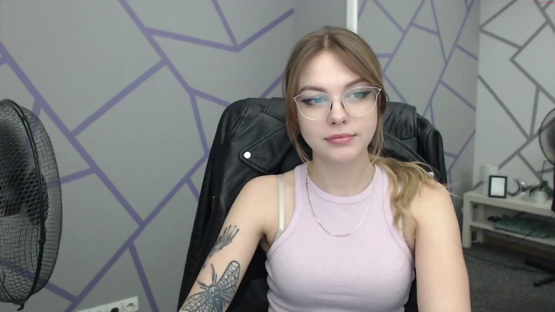 Carmel_carmen - [Chaturbate] Insane Orgasm Hot Babe Strips New Video