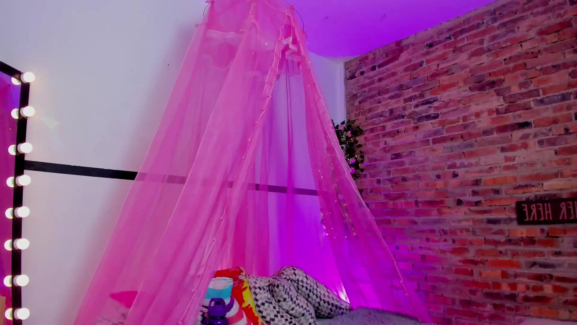 11leia11 - [Chaturbate] romantic Nude Girl Caught On Webcam