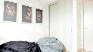 sarahbroke - [Chaturbate] Caught On Webcam Awesome home alone