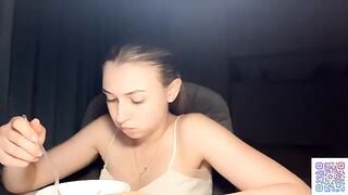 pamulahallquist - Chaturbate Models spanks pegging tongue Captured show