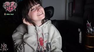 blueasfuck - Chaturbate Models ride dirty darkhair cumming