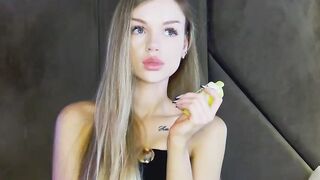 MarilynNova - Model Stripcam striptease blondes-young spanking yoga role-play-young