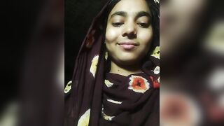 Simran_143 - Model Stripcam petite-indian mobile petite petite-young hindi