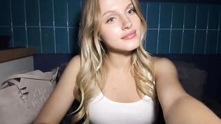allaloffredo - Model Chaturcam daddysgirl toes teasing hairy