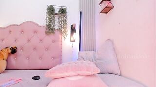 sweet_nicole_1 - Model Chaturcam curlyhair tanlines selffuck nora
