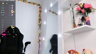 vanessa_samir - [Chaturbate] Hot Babe Strips Webcamchat Crazyticket