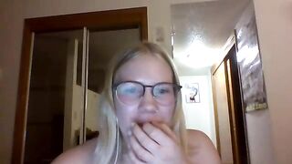 aubryyavenged - My Model Chaturcam newmodel smalltits tongue smallass