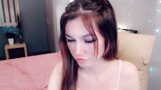 viktoria_cutee - [Chaturbate] finger Webcam Model Domi