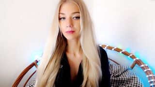pervyblonde - [Chaturbate] Shaved body Sweet Model