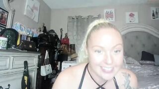 mslovelymarilyn - [Chaturbate] Rubbing Pussy College Girl Loves To Masturbated