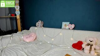 _sweet__girl__ - [Chaturbate] lovers Sweet Model Mom